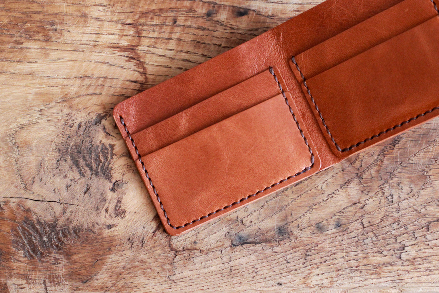 Portfel Typu Bifold - Minimalistyczny i Elegancki | Ursus Maxymus Leatherworks